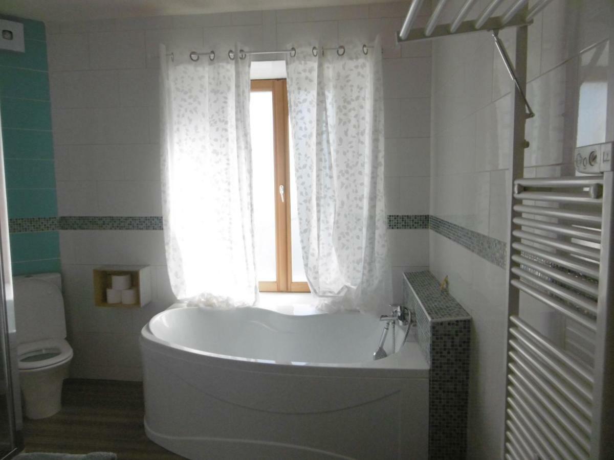 Le Chat Qui Peche B&B Chateauneuf-la-Foret Exterior foto